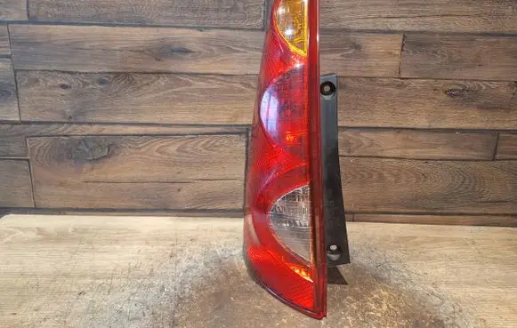 Nissan Note (E11) Rear/tail lights 22016752