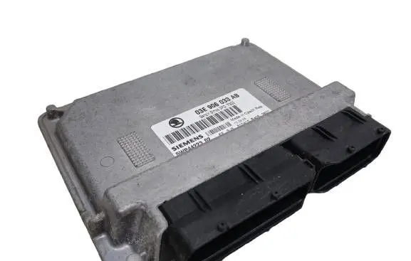 Skoda Fabia Mk1 (6Y) Engine control unit/module 03E906033AB-KASACJ 03E906033AB 5WP44223