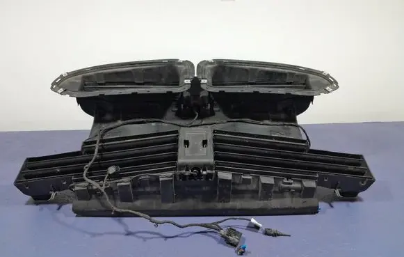 BMW Z4 E85 E86 Intercooler air guide/duct channel 5A22377