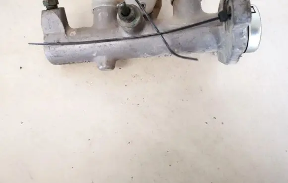 Master brake cylinder