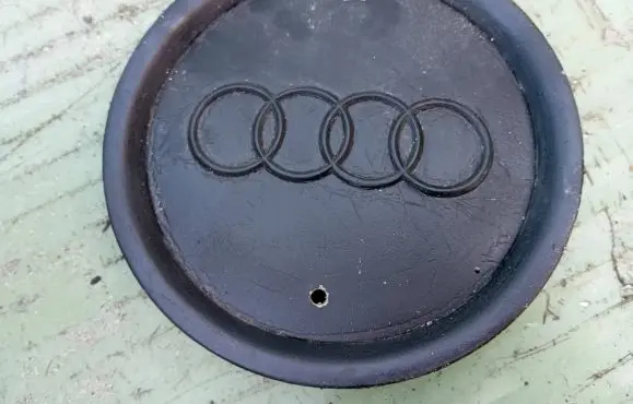 Audi A6 S6 C5 4B Original wheel cap 8L0601165D