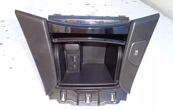 Hyundai i40 AUX in-socket connector 