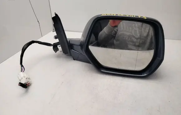 Honda CR-V Front door electric wing mirror 15D17