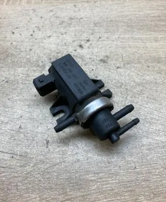 Volkswagen Golf IV Vacuum valve 1H0906627 72190320