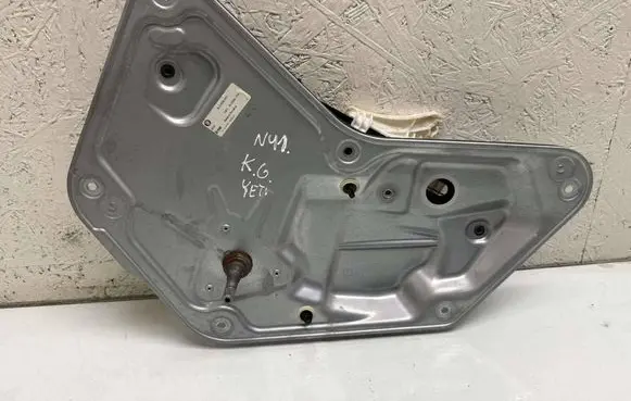Skoda Yeti (5L) Rear door manual window regulator 5L0839401