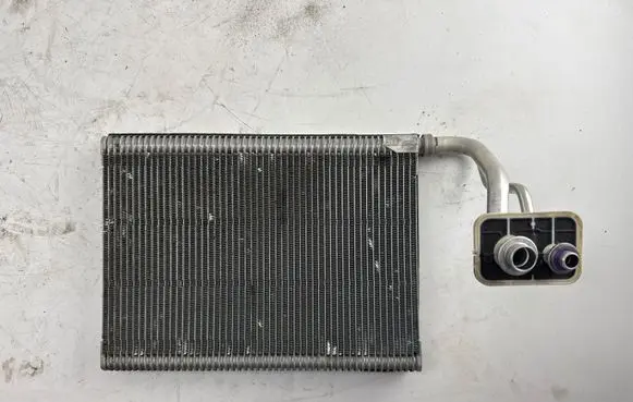 BMW 3 G20 G21 Air conditioning (A/C) radiator (interior) 