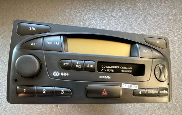 Nissan Terrano Radio/CD/DVD/GPS head unit 684700X800