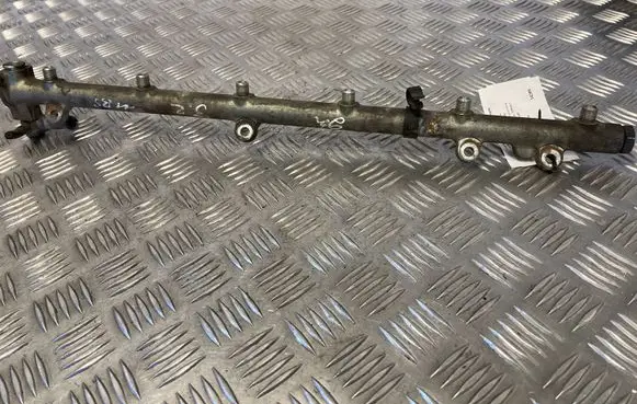 Mercedes-Benz S W220 Fuel main line pipe A6130700095