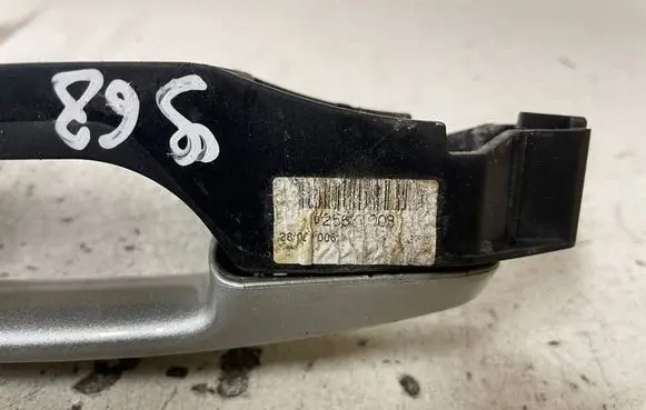 Toyota Corolla Verso AR10 Rear door exterior handle 242305