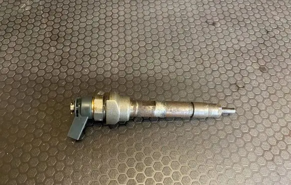 BMW X1 E84 Fuel injector 779844604