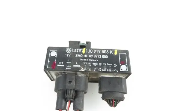 Volkswagen Golf IV Coolant fan relay 1J0919506K