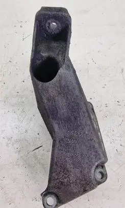 Audi A4 S4 B6 8E 8H Engine mounting bracket 8E0199307A