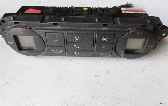 Ford C-MAX I Climate control unit 3M5T18C612AK DATCC214 WNSA22025