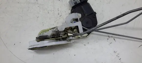 Honda HR-V Front door lock 808310W011