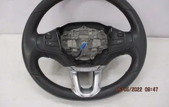 Peugeot 2008 I Steering wheel 