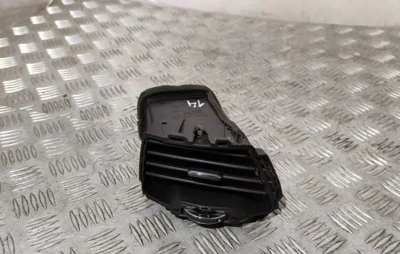 KIA Sportage Dashboard air vent grill cover trim 974903W000