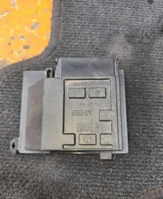 Mercedes-Benz Vito Viano W639 Heater blower motor/fan resistor A0018216560 PA6GF30 B5539