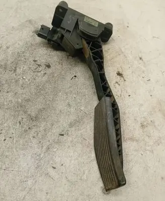 Opel Zafira A Accelerator throttle pedal 90581208 18206126 0281002298