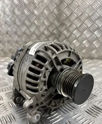 Volkswagen PASSAT B8 Generator/alternator 