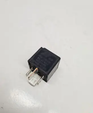 Volkswagen Polo Other relay V23136J6X45 95VW10K705CA