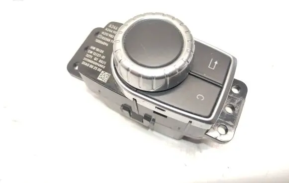 Multifunctional control switch/knob