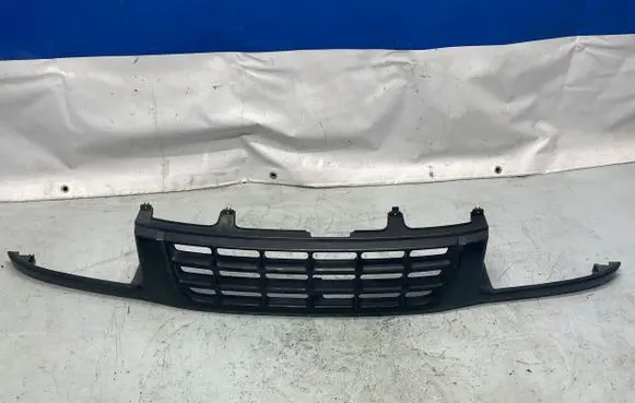 Opel Frontera B Front bumper upper radiator grill 07059827 91155015