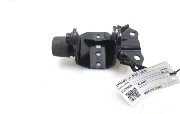 Toyota Verso Engine mounting bracket 123210R010