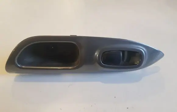 Nissan Juke I F15 Tailgate glass/window release handle 329611KAOA
