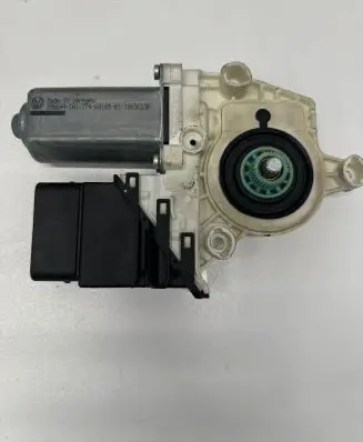 Subaru Forester SF Windscreen/windshield washer pump 10036330 7746010501 996644101