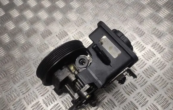 BMW 5 E60 E61 Power steering pump 32417787106