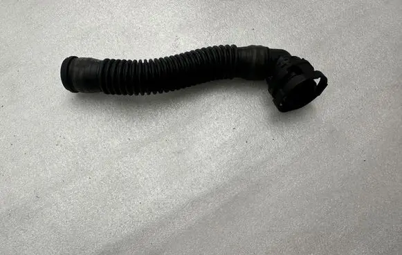 Volkswagen Tiguan Breather/breather pipe/hose 5Q0129637B 5Q0129637