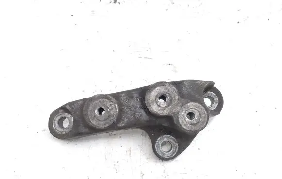 Opel Insignia A Gearbox mounting bracket 13228255