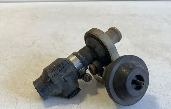 Audi 80 90 S2 B4 Valve vacuum 4A0819809