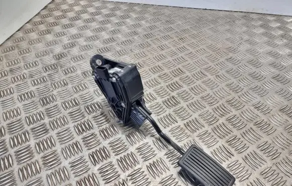 Honda CR-V Accelerator throttle pedal Jm10a J30000379857