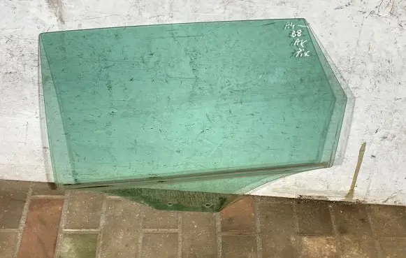 Audi A4 S4 B8 8K Rear door window glass 