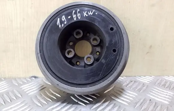 Volkswagen Golf IV Crankshaft pulley 038105243