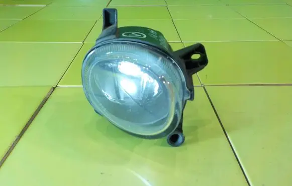Audi A1 Front fog light 8T0941700E 18AB18
