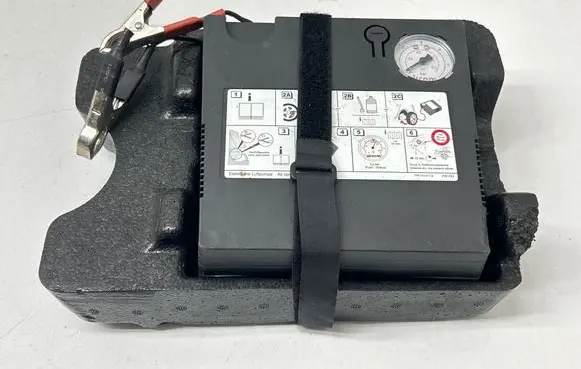 Porsche Cayenne (92A) Tire air pump compressor 7P0012617A 7P5012112G