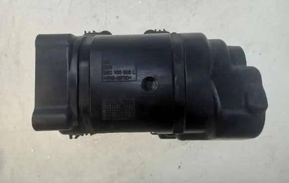 Volkswagen Golf VI Other engine bay part 03C103502L