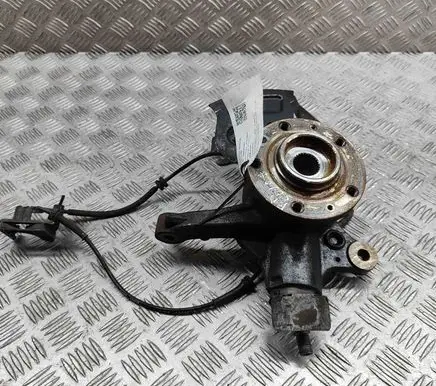 Opel Vivaro Front wheel hub 1617969380