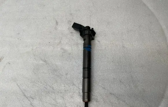 Volkswagen Touareg III Fuel injector 059130277EP 0445117072
