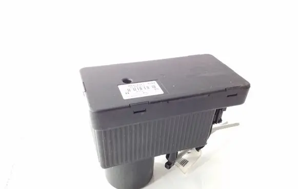 Mercedes-Benz E W211 Central locking vacuum pump A2038000048