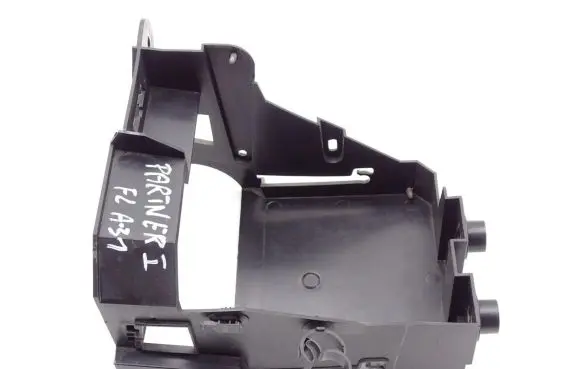 Peugeot Partner Fuse module 9648572280
