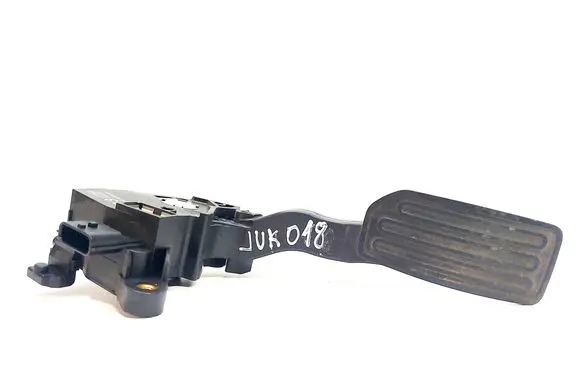 Nissan Juke I F15 Accelerator throttle pedal 9320313A 180021HMOB