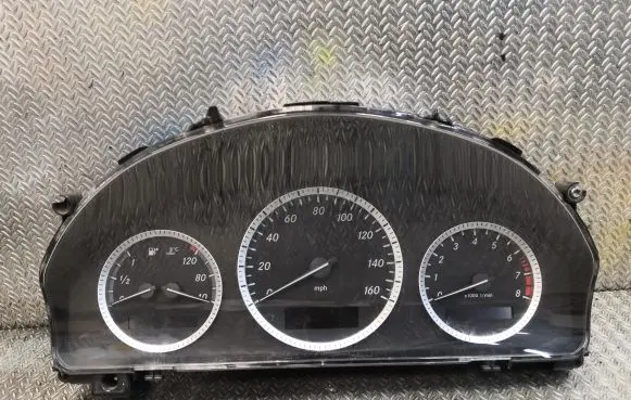 Mercedes-Benz C W204 Speedometer (instrument cluster) 2049002802