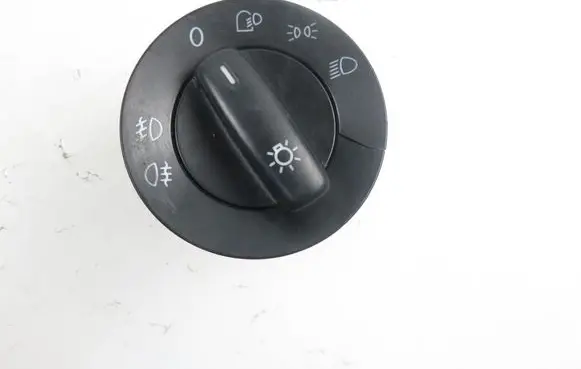 Volkswagen PASSAT B6 Light switch