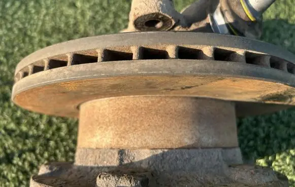 Renault Master III Front wheel hub spindle knuckle 400103826R 8200688880