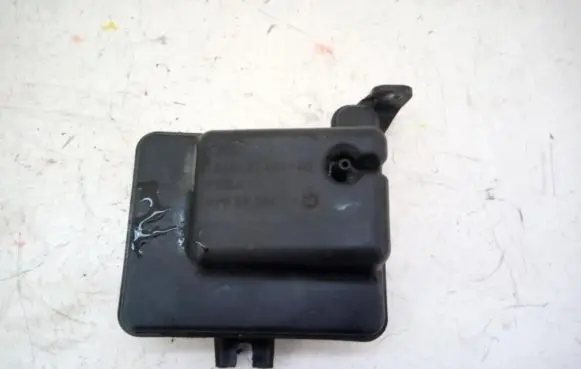 Ford Focus Vacuum air tank 1S409E453AB