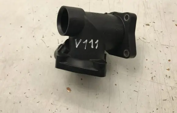 Toyota Verso Thermostat housing 163230R011 163230R011A 16320OR011A