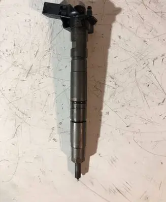 Audi A4 S4 B8 8K Fuel injector 0445116030 03L130277